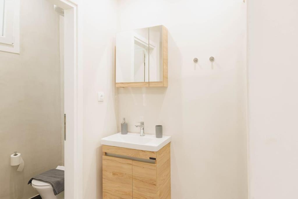 Modern Hiding Place In The Heart Of Athene Buitenkant foto