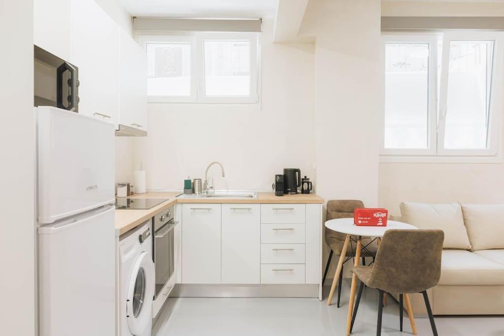 Modern Hiding Place In The Heart Of Athene Buitenkant foto