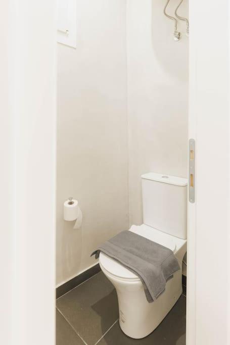 Modern Hiding Place In The Heart Of Athene Buitenkant foto